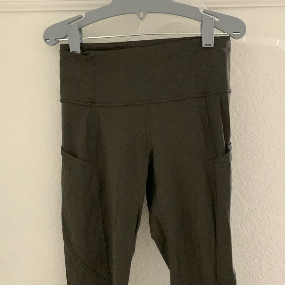 LULULEMON cropped leggings